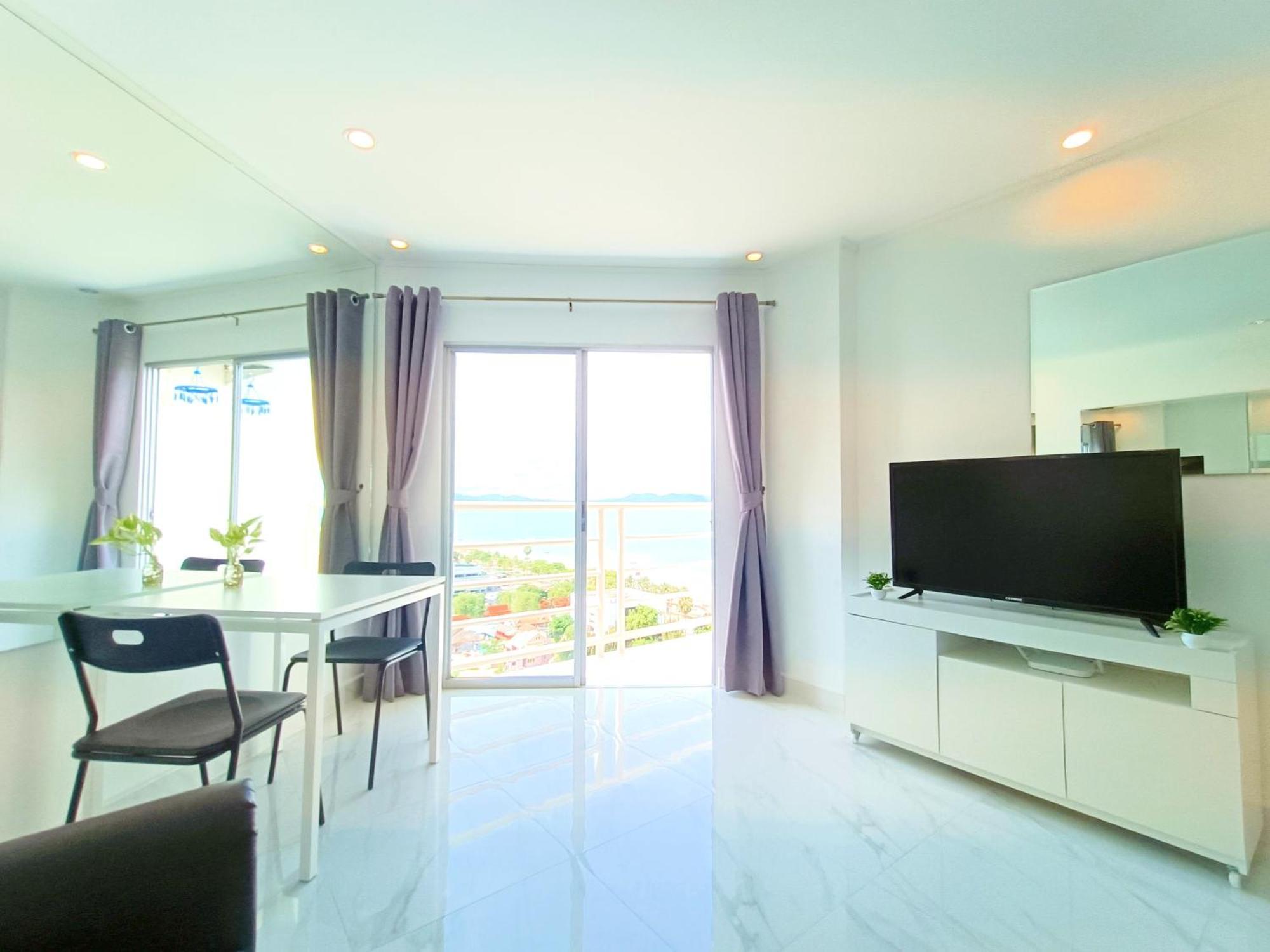 Sea View Beachfront Condos Pattaya Джомтиен Бийч Екстериор снимка