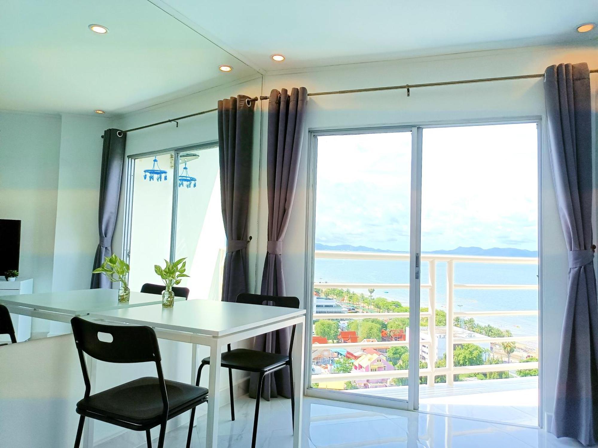 Sea View Beachfront Condos Pattaya Джомтиен Бийч Екстериор снимка